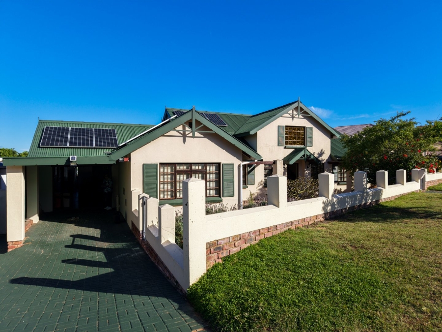 4 Bedroom Property for Sale in Stilbaai Wes Western Cape